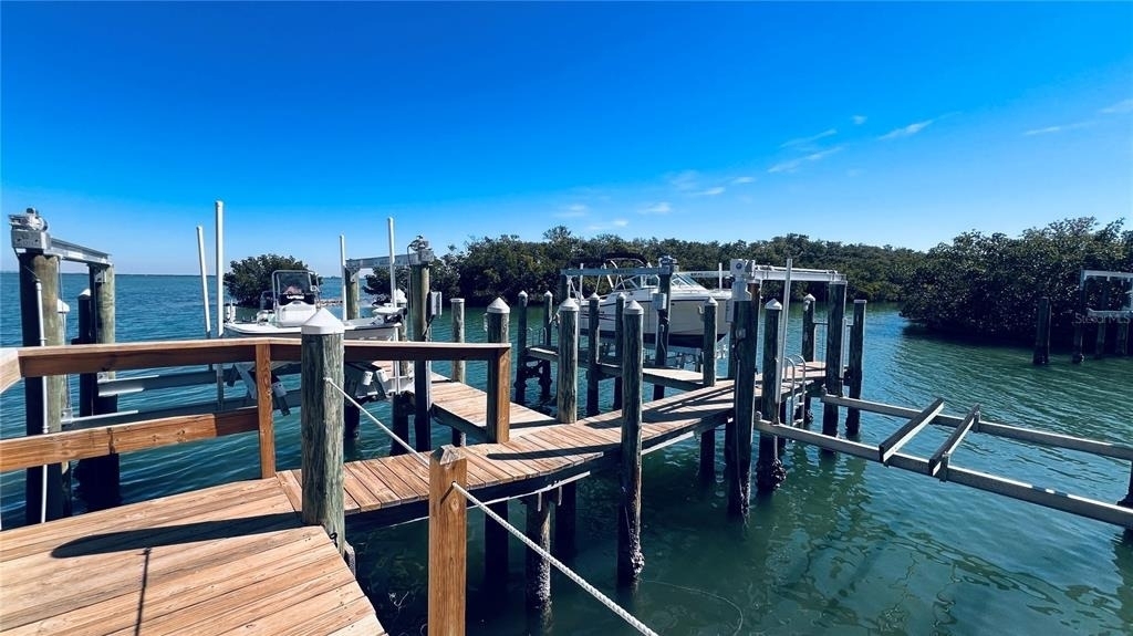 1515 Pinellas Bayway S - Photo 45
