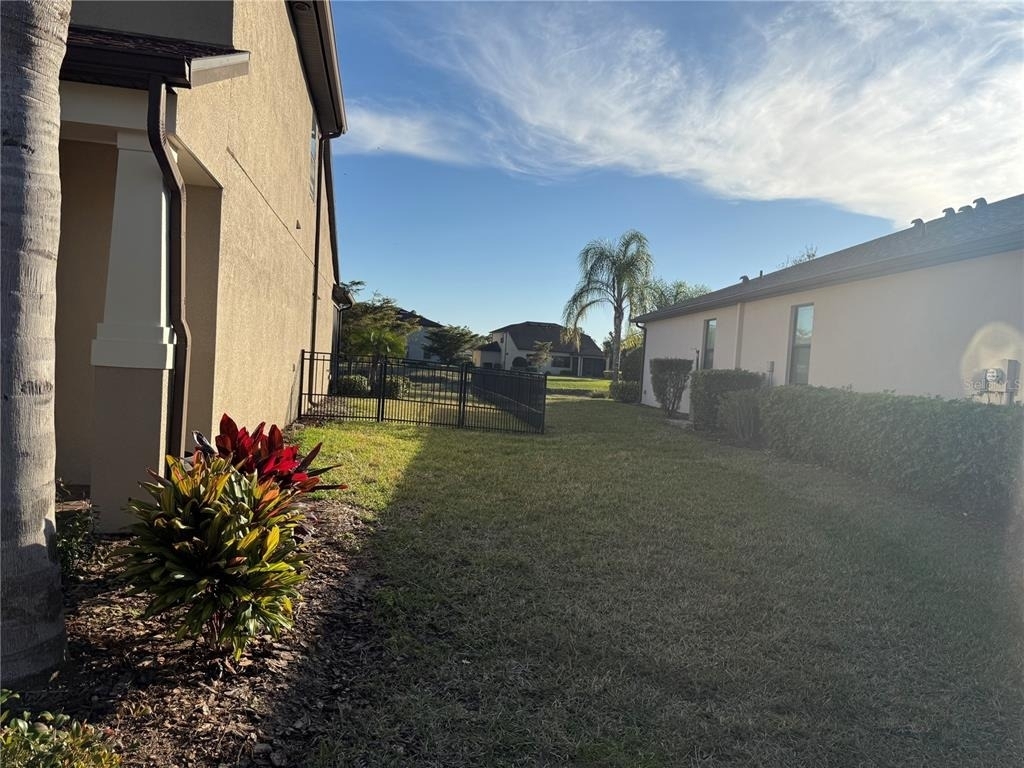 2599 Marton Oak Boulevard - Photo 12