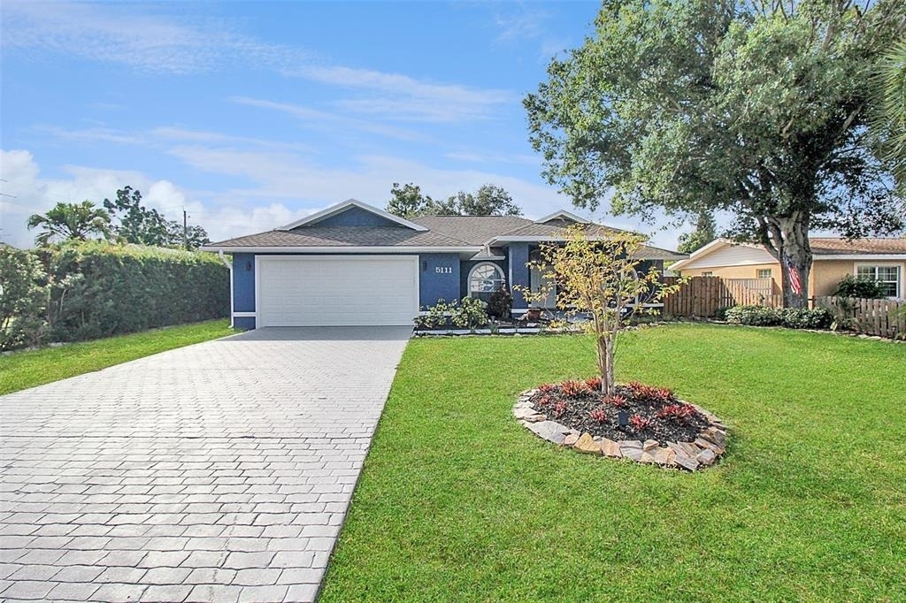 5111 13th Avenue Drive W - Photo 3