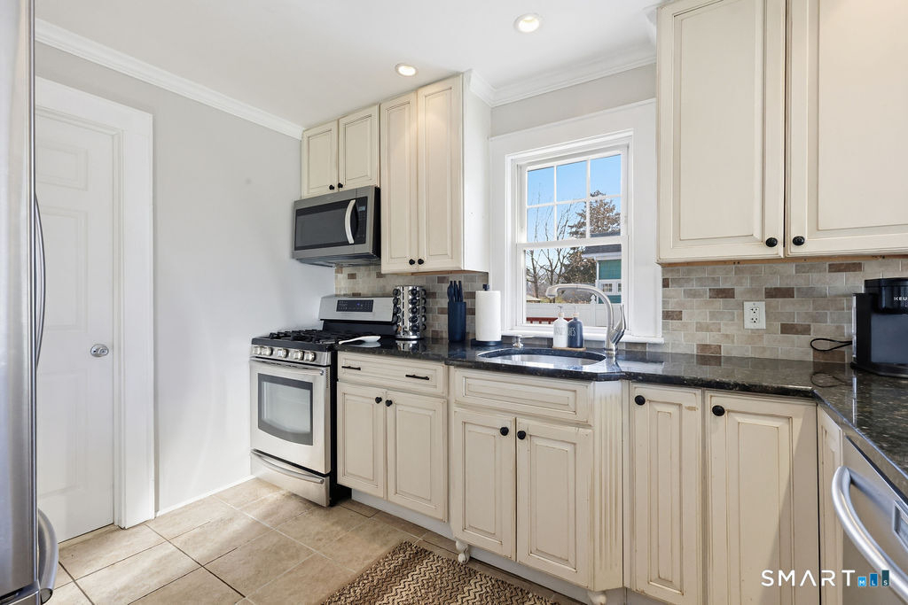 82 Miller Avenue - Photo 16