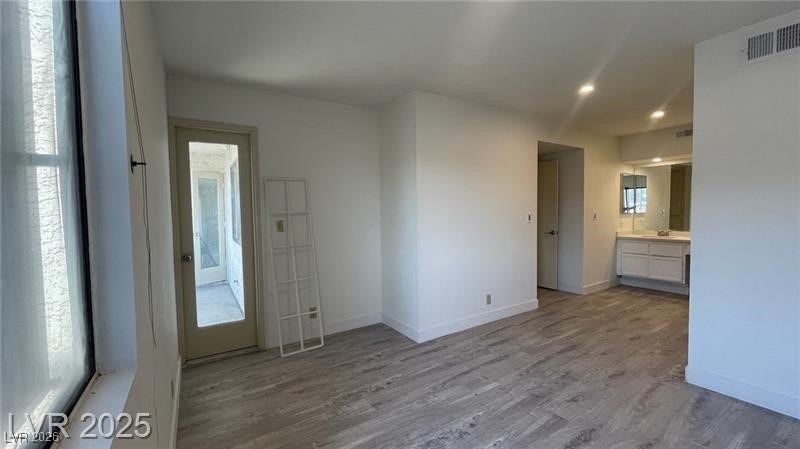 1701 E Katie Avenue - Photo 3