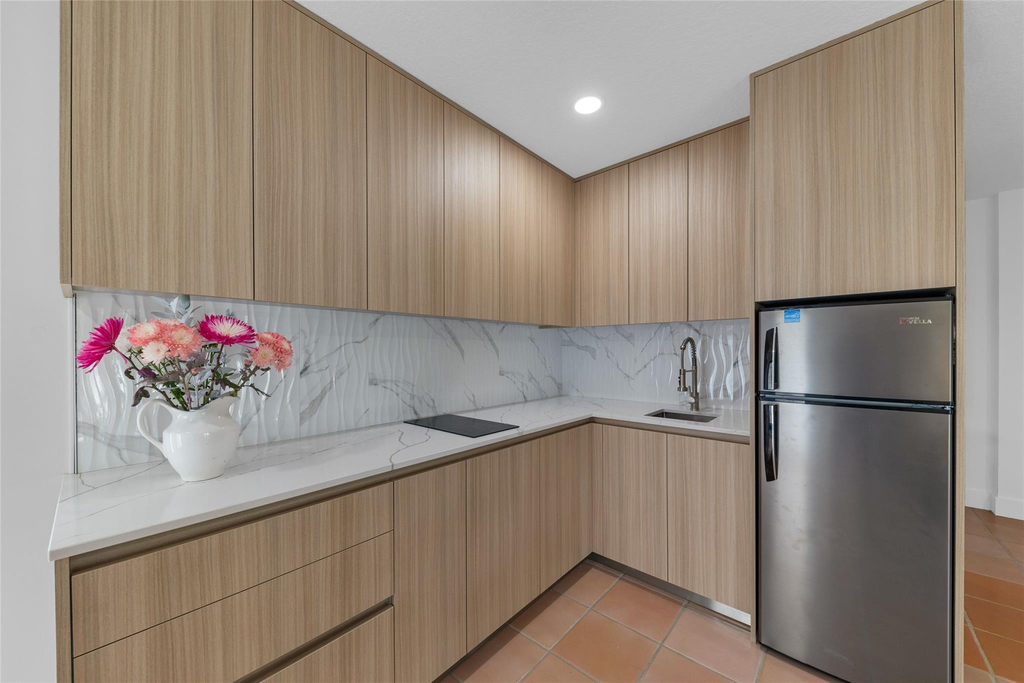 307 N Highland Drive - Photo 8