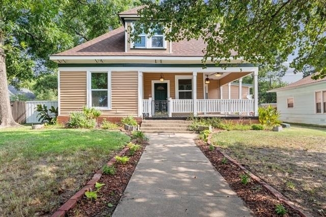 1123 W Gandy Street - Photo 1