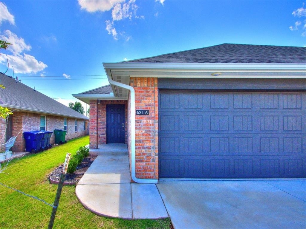 616 Maleah Place - Photo 3