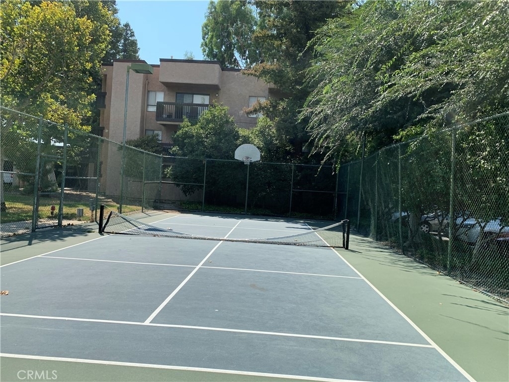 22100 Burbank - Photo 25