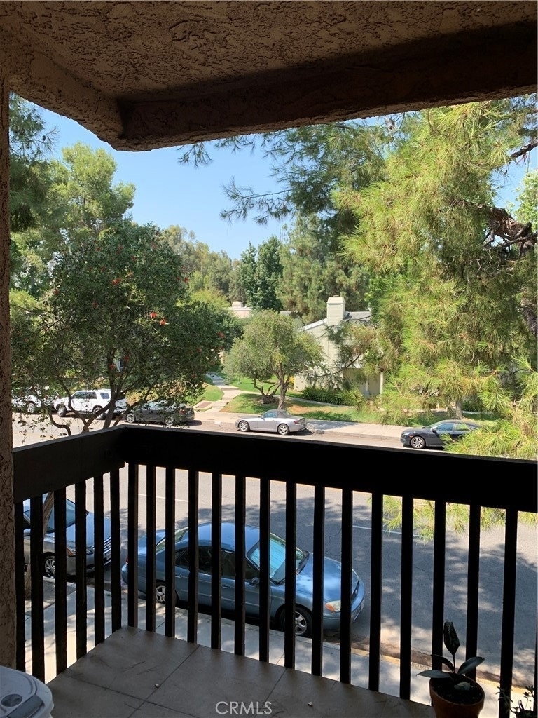 22100 Burbank - Photo 15