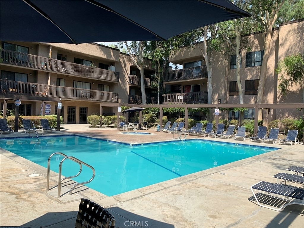 22100 Burbank - Photo 19