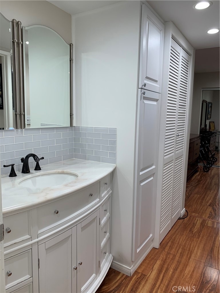 22100 Burbank - Photo 11
