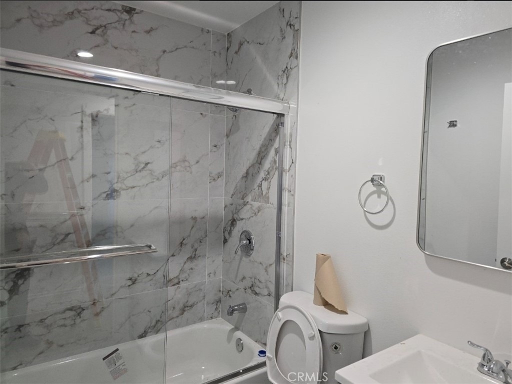 1319 3/4 E 59th Place - Photo 1