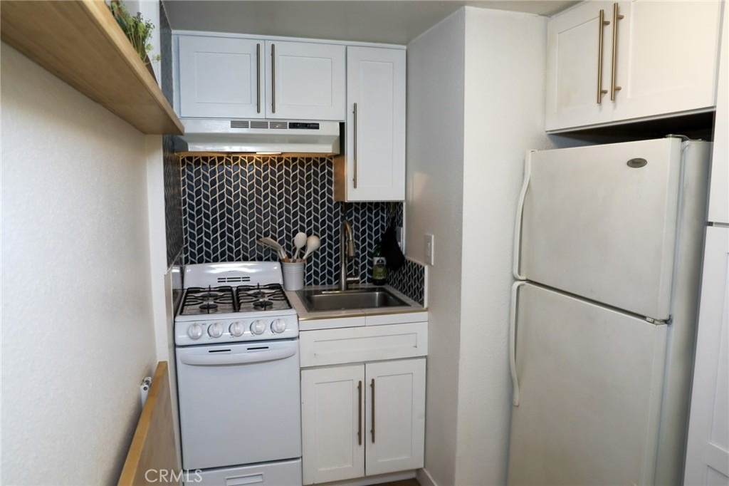 160 Avenida Florencia - Photo 7
