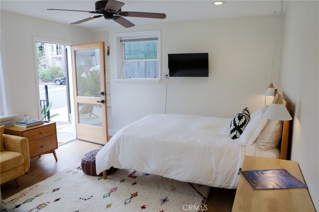 160 Avenida Florencia - Photo 2