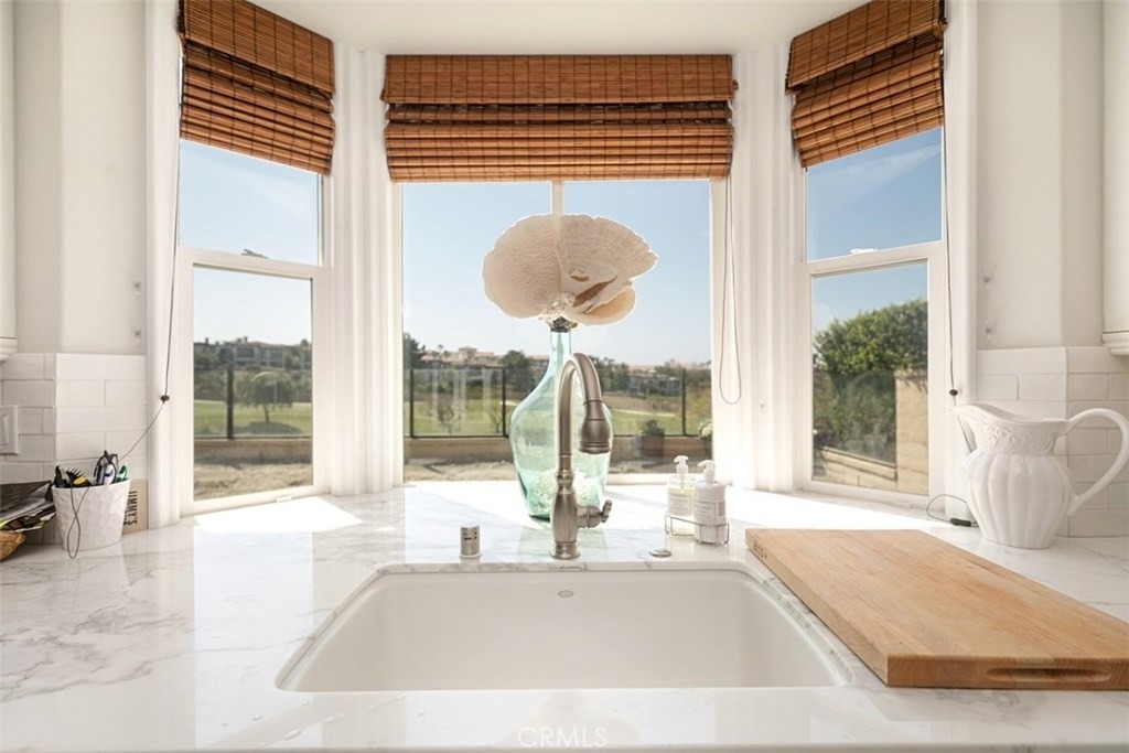 27 Via Monarca Street - Photo 24