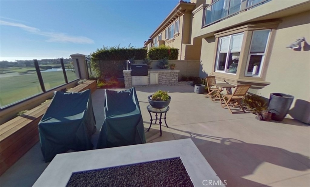 27 Via Monarca Street - Photo 2