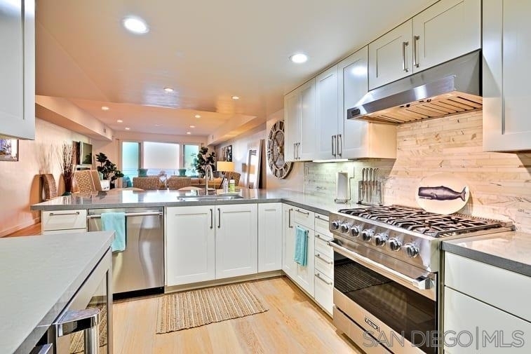 6767 Neptune Pl - Photo 11