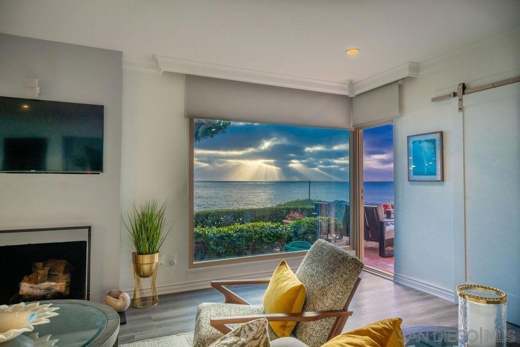 6529 Neptune Pl - Photo 4