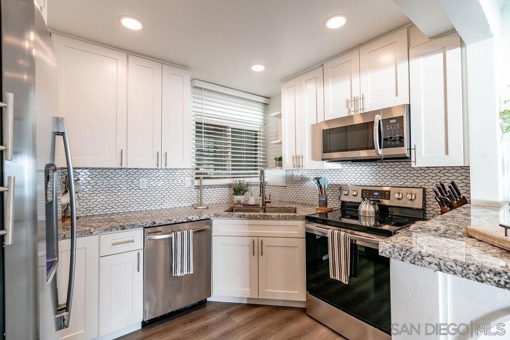 6529 Neptune Pl - Photo 3