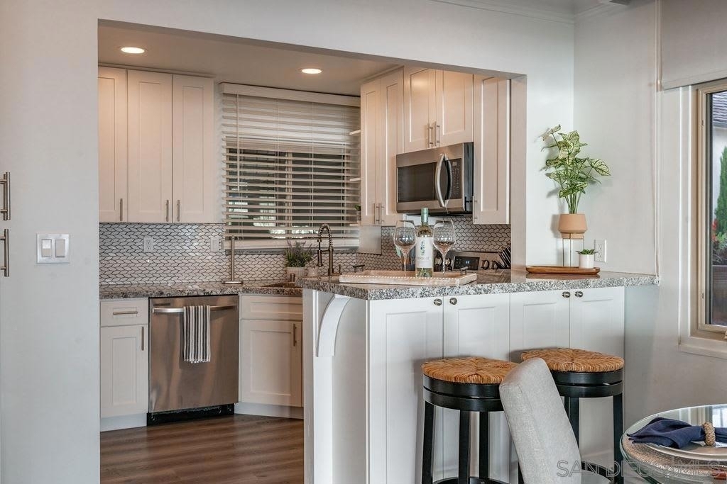 6529 Neptune Pl - Photo 8