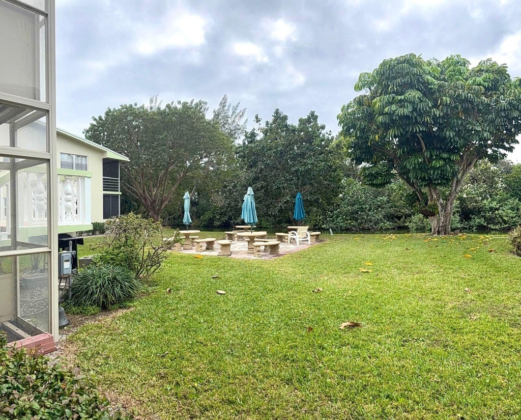 63 Windsor C - Photo 17