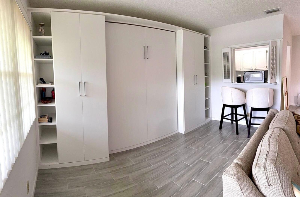 63 Windsor C - Photo 4