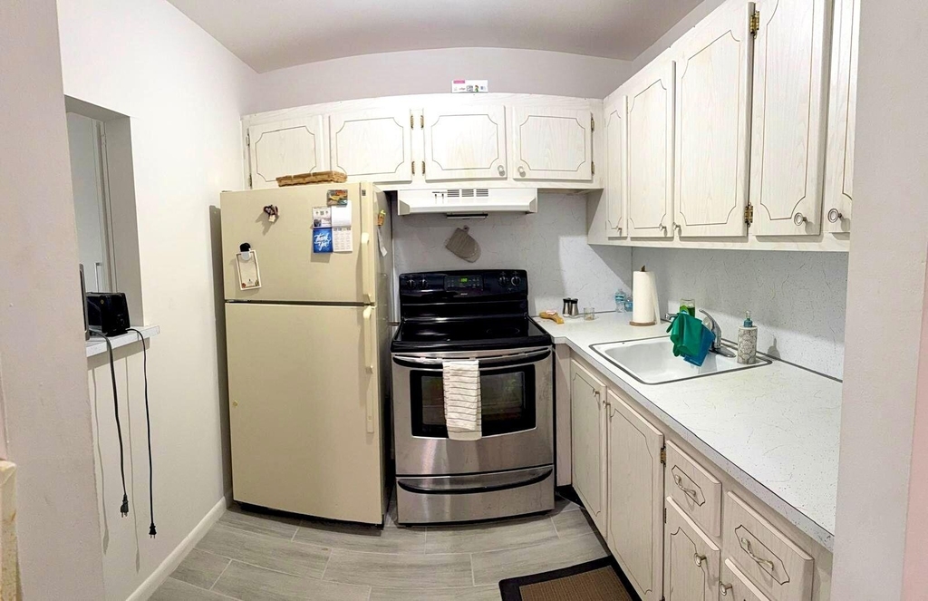 63 Windsor C - Photo 12