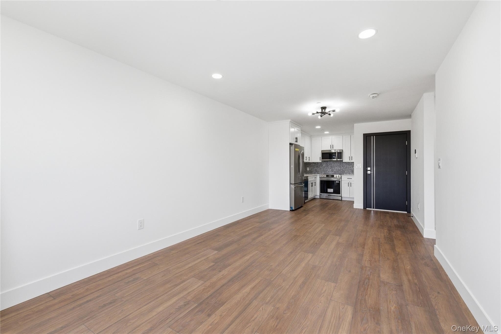 74 Broadway - Photo 11