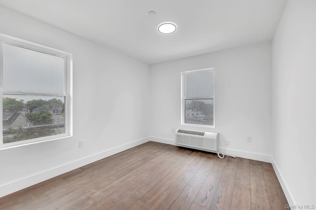 74 Broadway - Photo 4