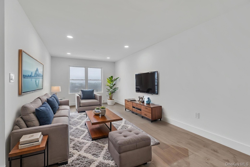 74 Broadway - Photo 0