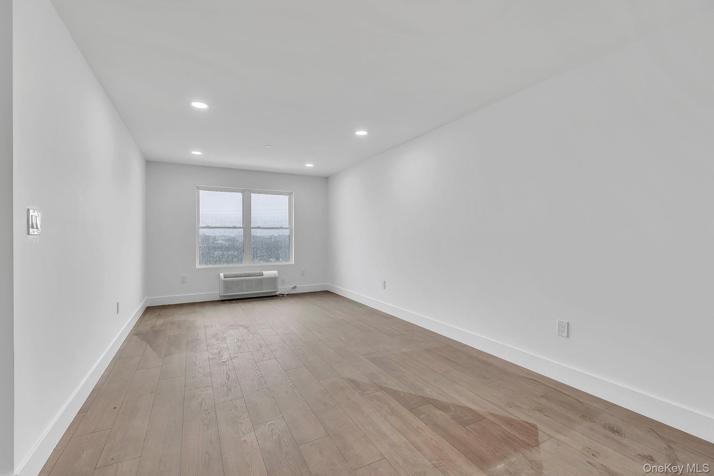 74 Broadway - Photo 1