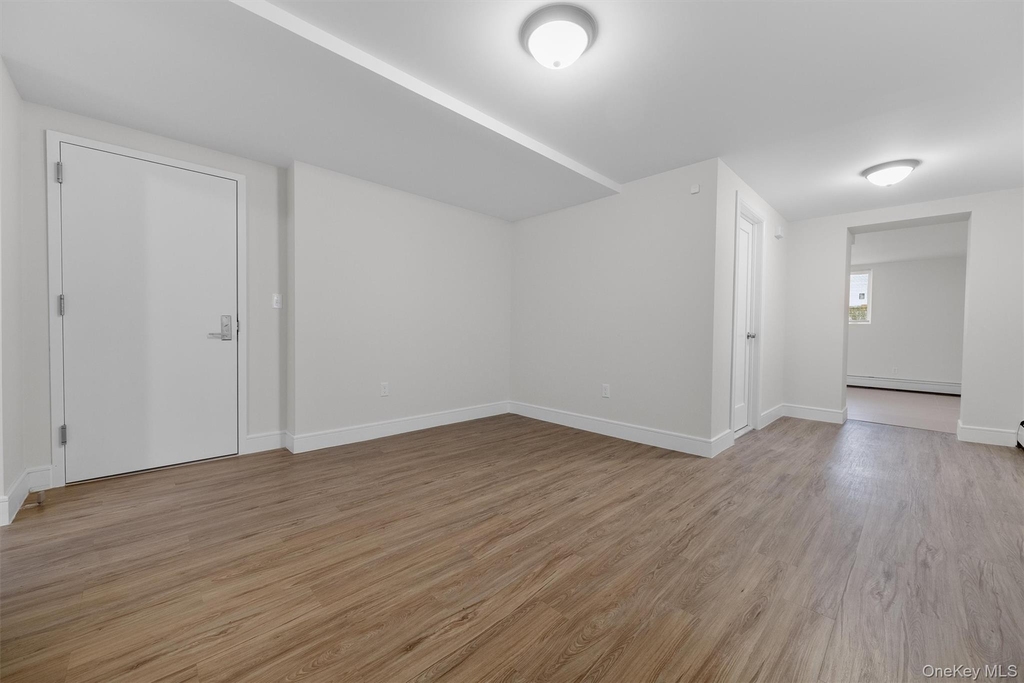 135 Beekman Avenue - Photo 14