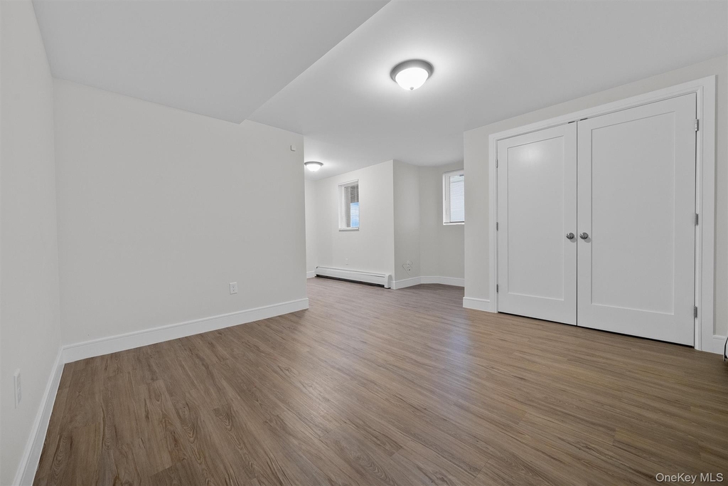 135 Beekman Avenue - Photo 13