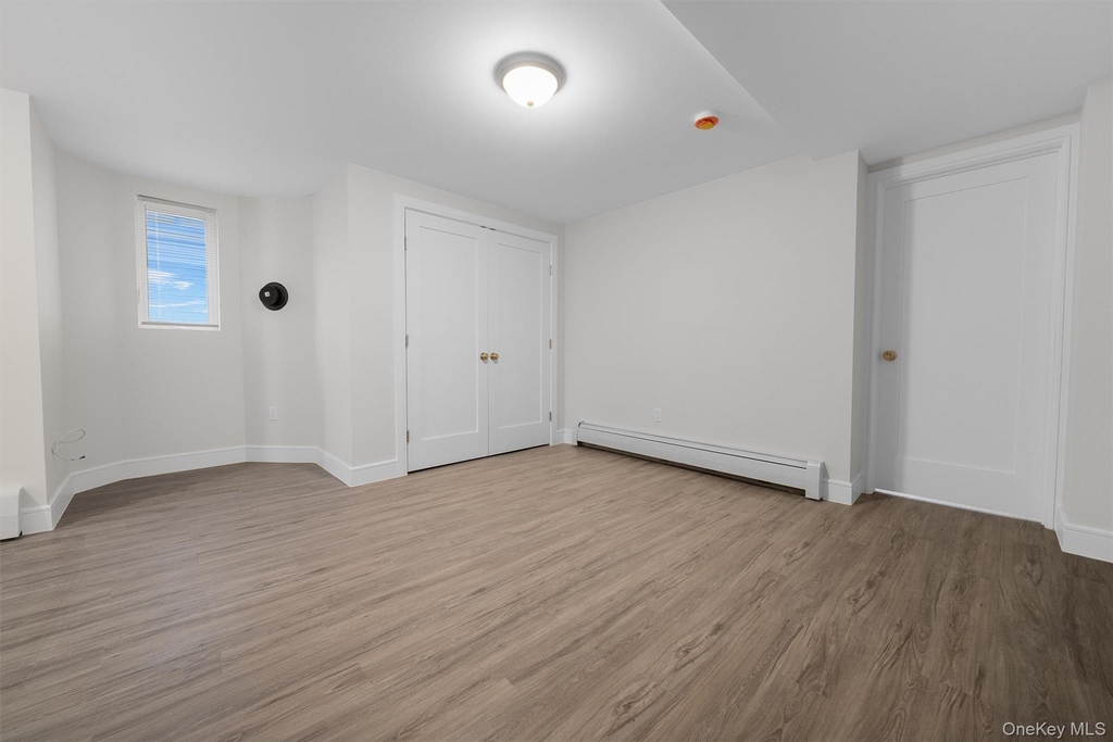 135 Beekman Avenue - Photo 11