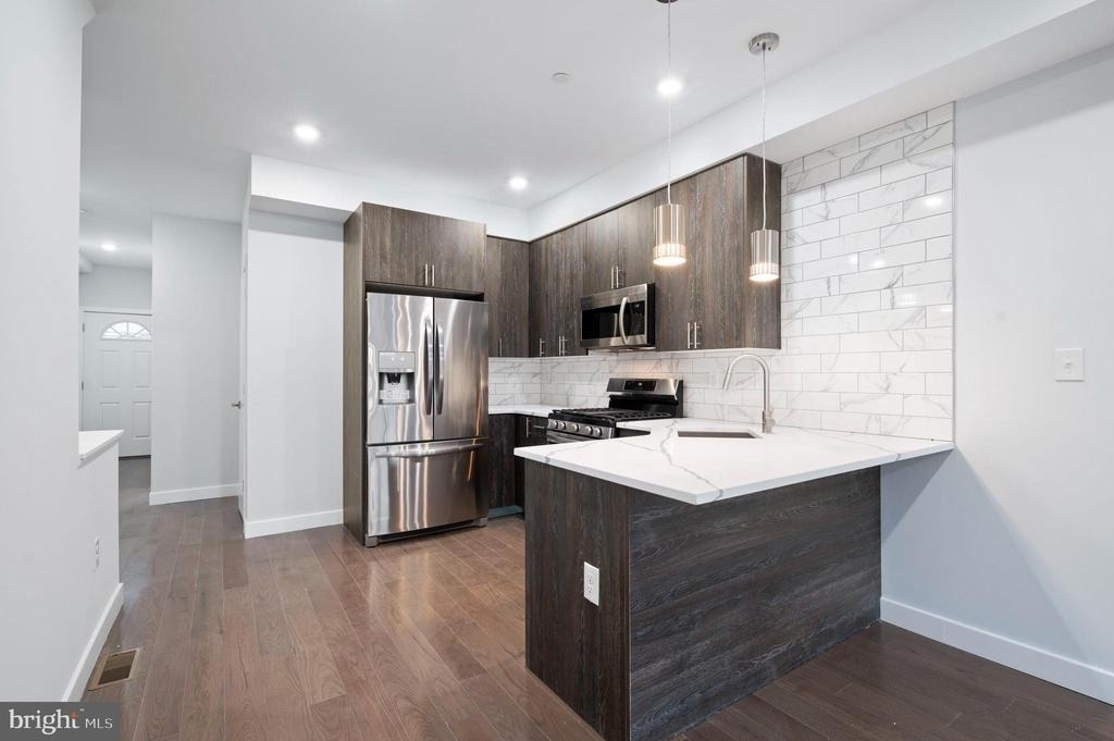 2249 N Franklin Street - Photo 0