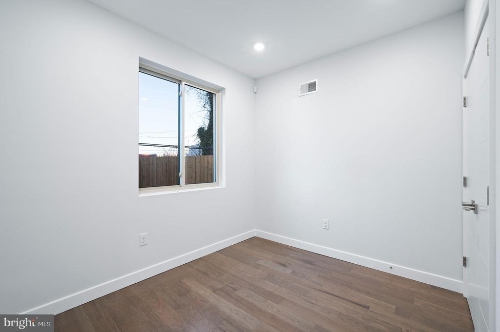 2249 N Franklin Street - Photo 6