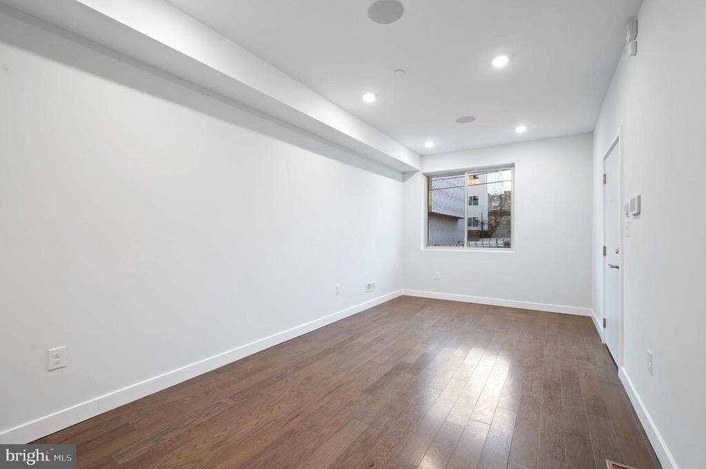 2249 N Franklin Street - Photo 4
