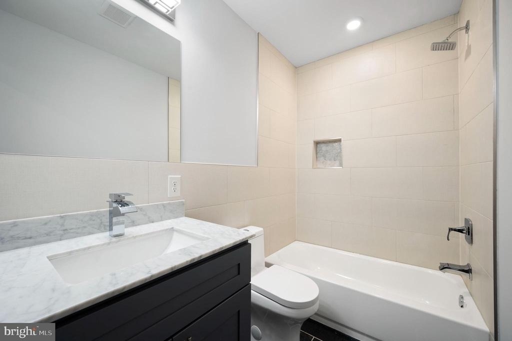 2249 N Franklin Street - Photo 5