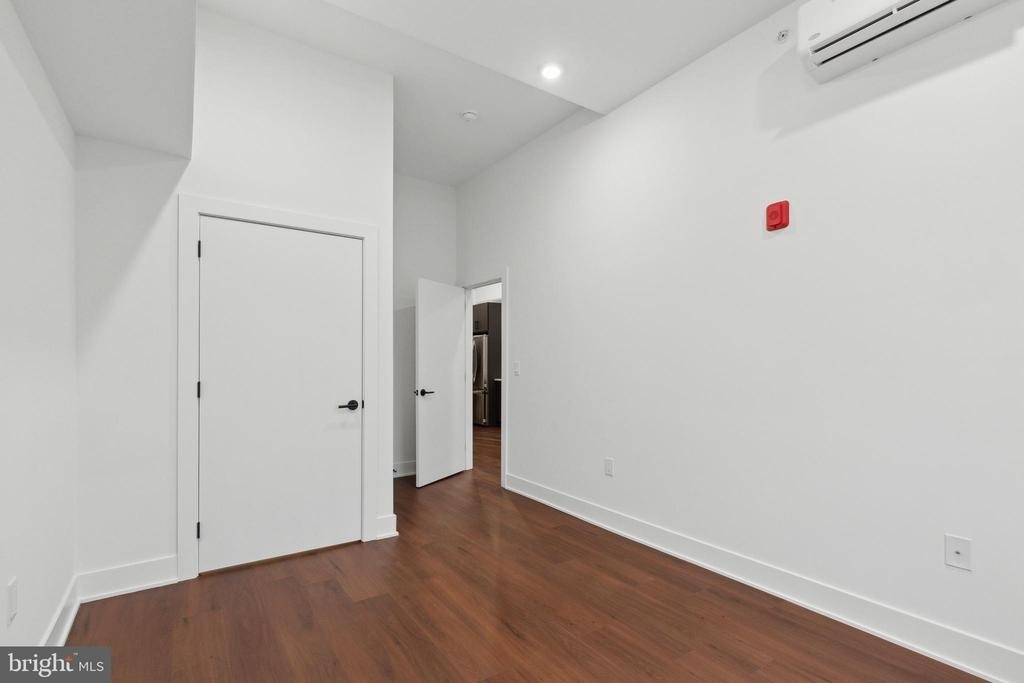 501 Washington Lane - Photo 8