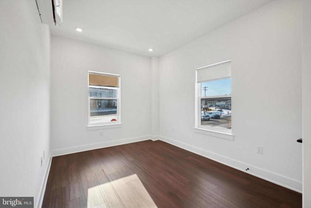 501 Washington Lane - Photo 21