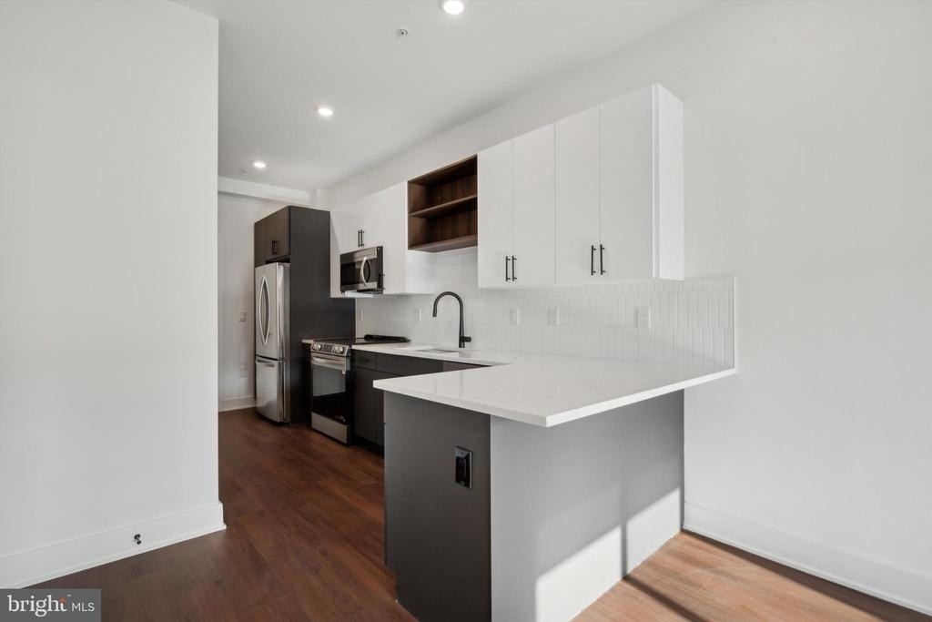501 Washington Lane - Photo 19