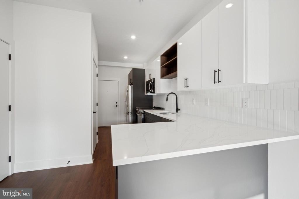 501 Washington Lane - Photo 20
