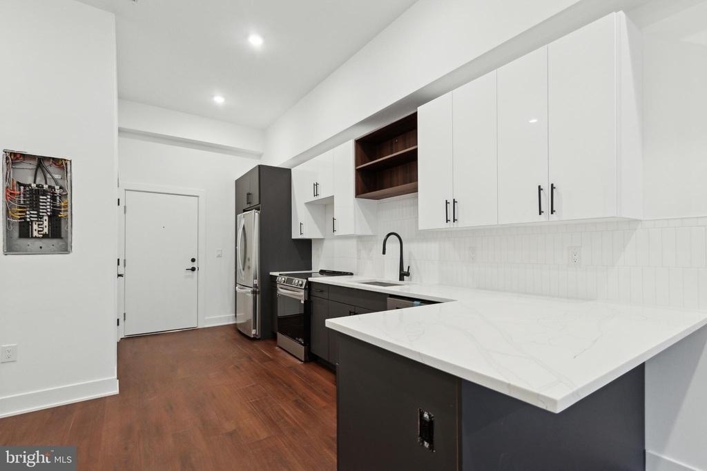 501 Washington Lane - Photo 1