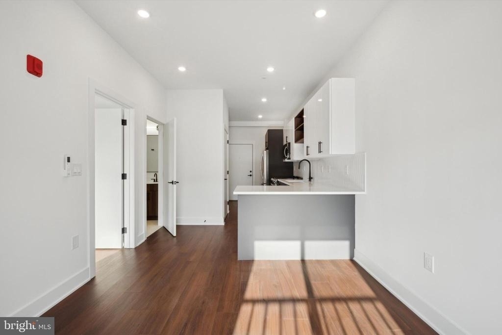 501 Washington Lane - Photo 18
