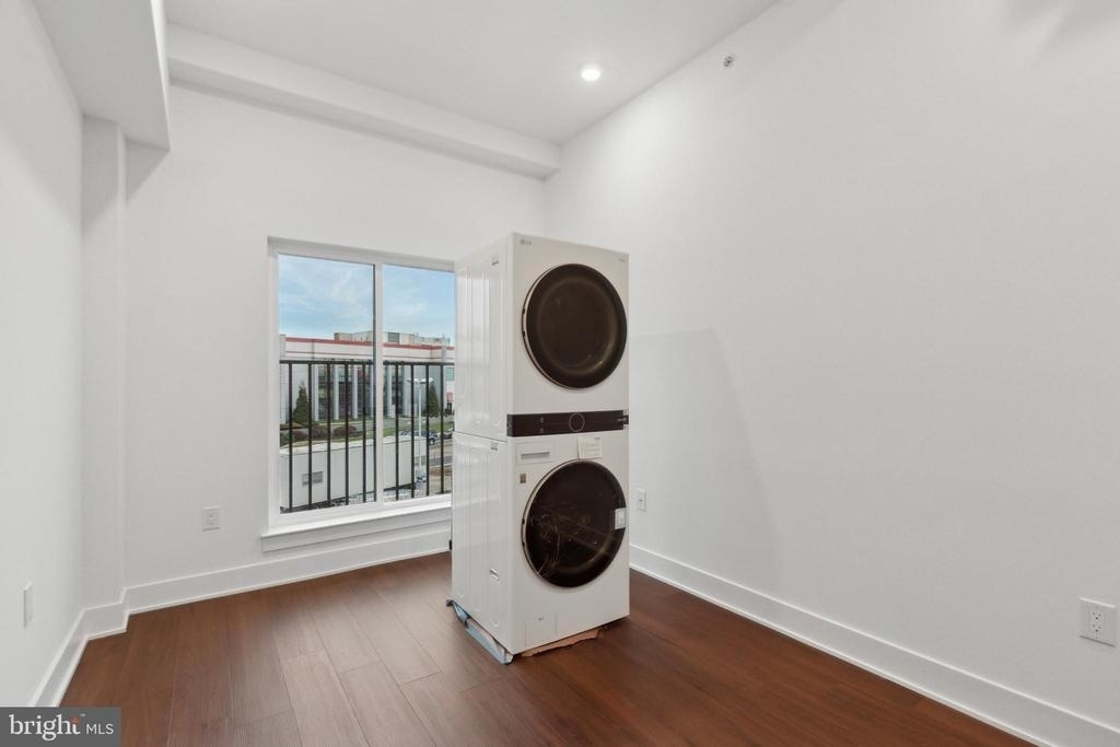 501 Washington Lane - Photo 6