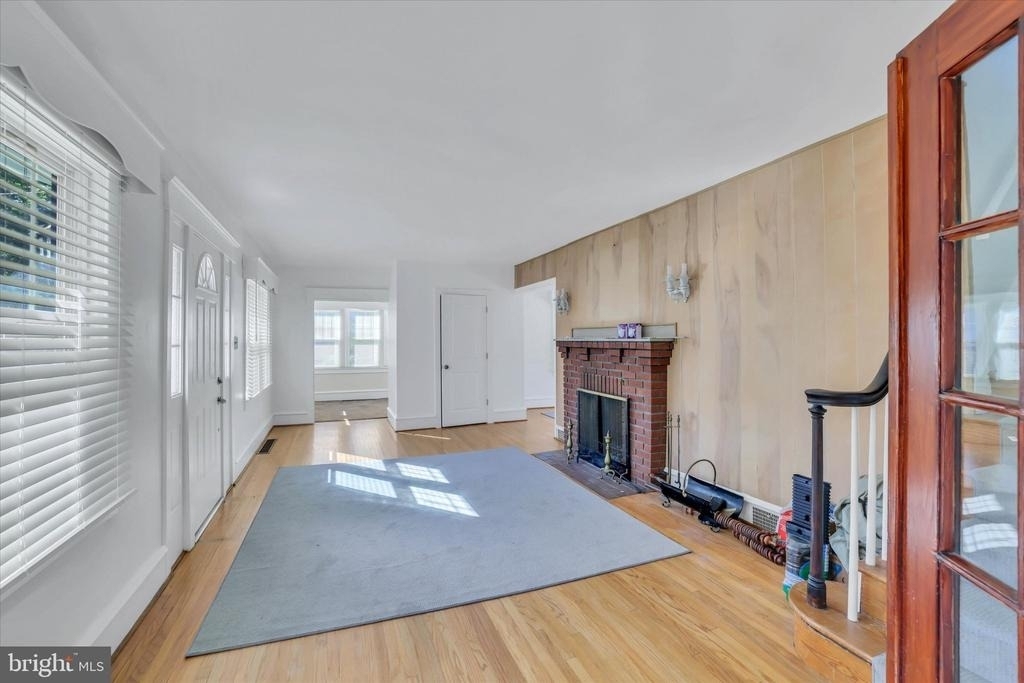 222 Berlin Road N - Photo 3