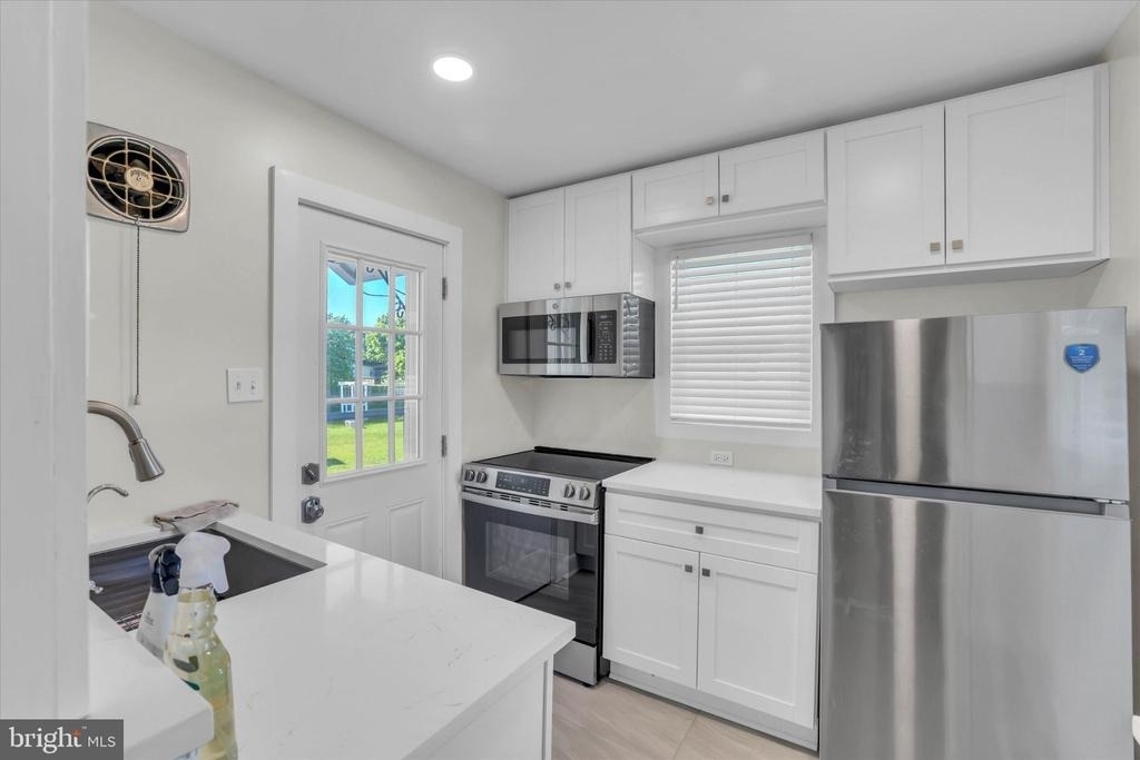 222 Berlin Road N - Photo 32