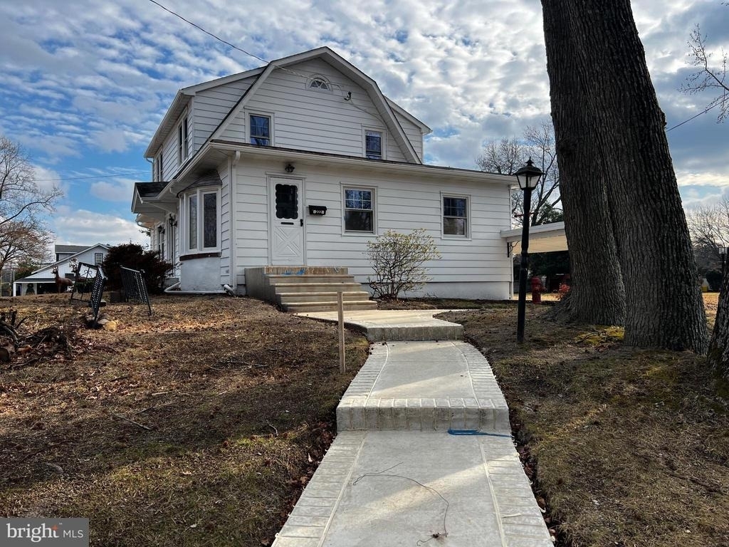 222 Berlin Road N - Photo 2