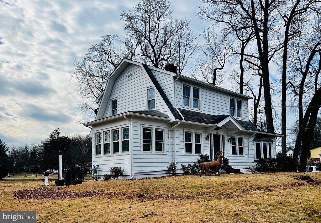 222 Berlin Road N - Photo 1
