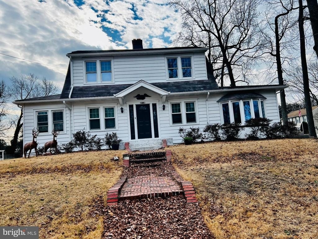 222 Berlin Road N - Photo 0