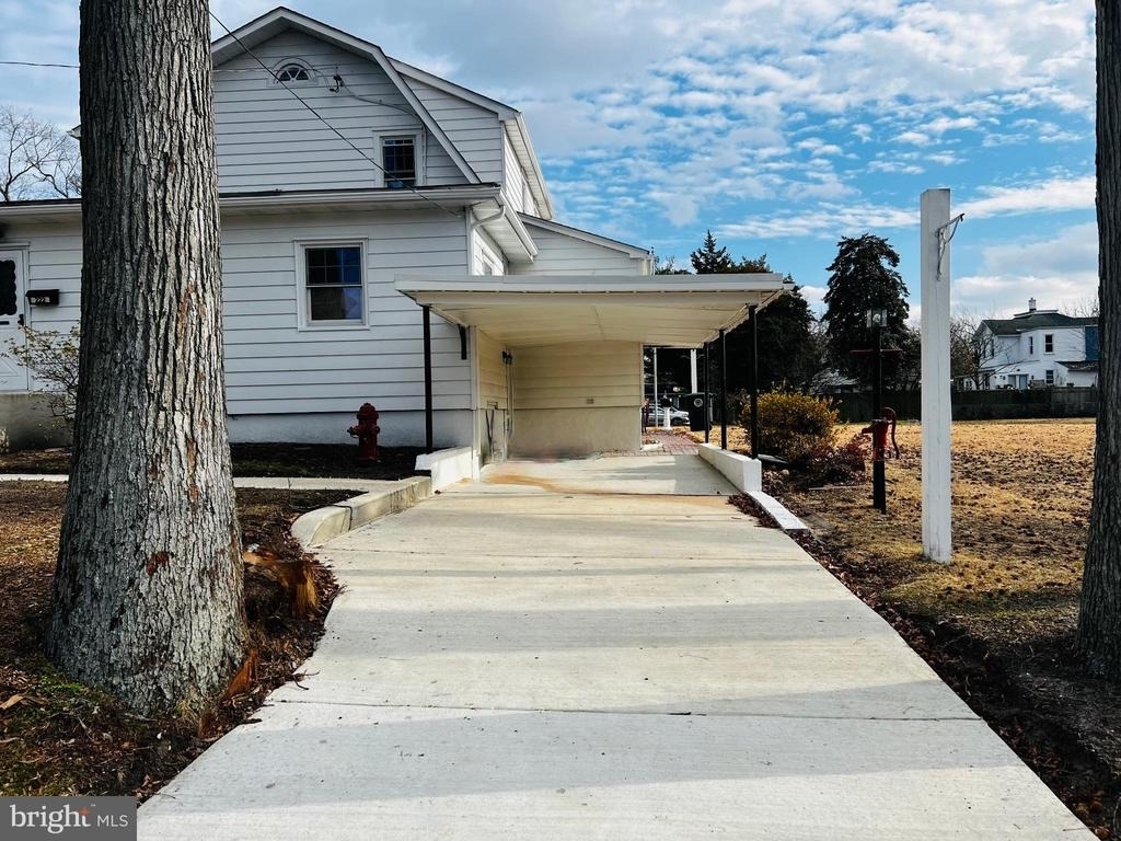 222 Berlin Road N - Photo 5