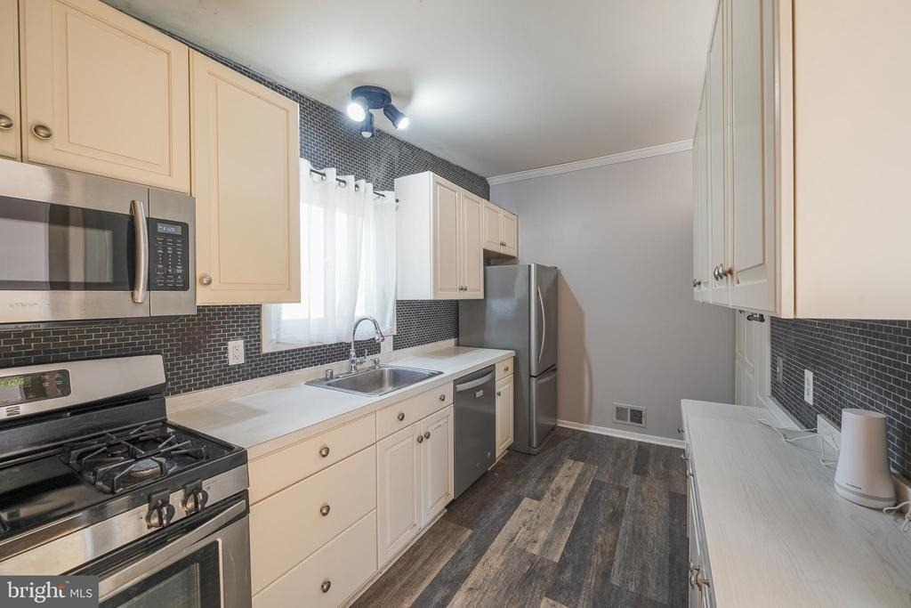 2303 Pinneberg Avenue - Photo 12