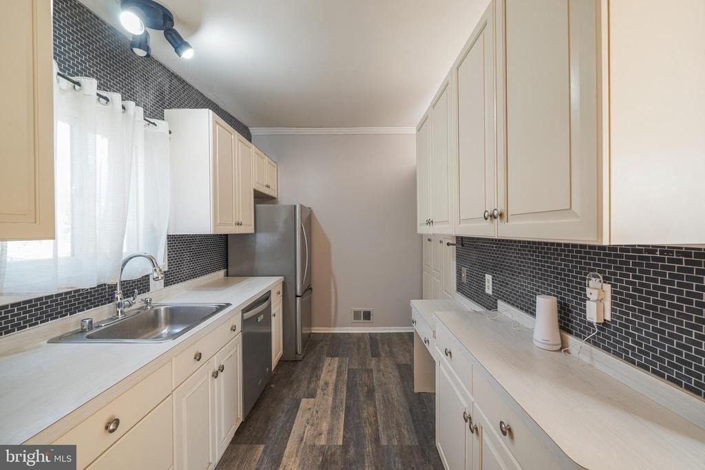 2303 Pinneberg Avenue - Photo 13